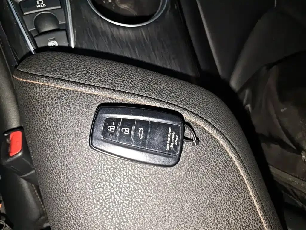 Toyota Camry 2021 из CN, фото 9