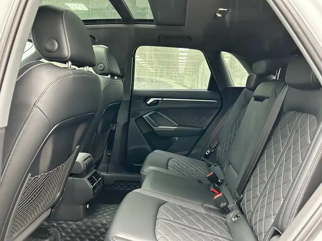 Audi Q3 2025 из CN, фото 2