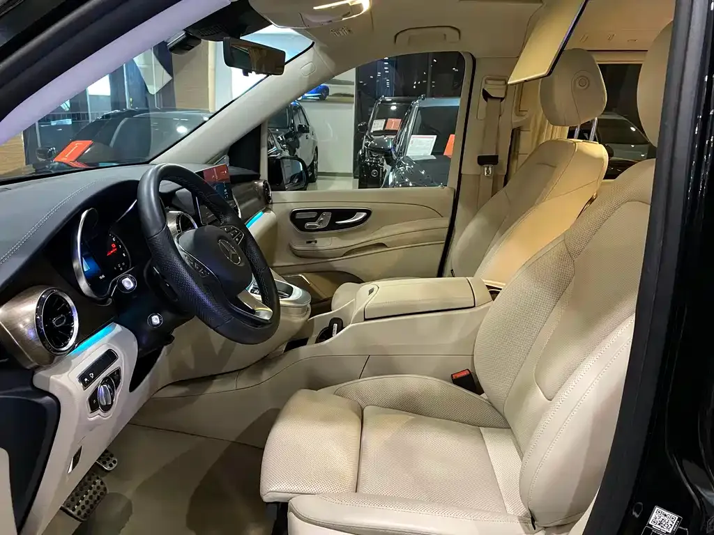 Mercedes-Benz V-Class 2024 из CN, фото 4