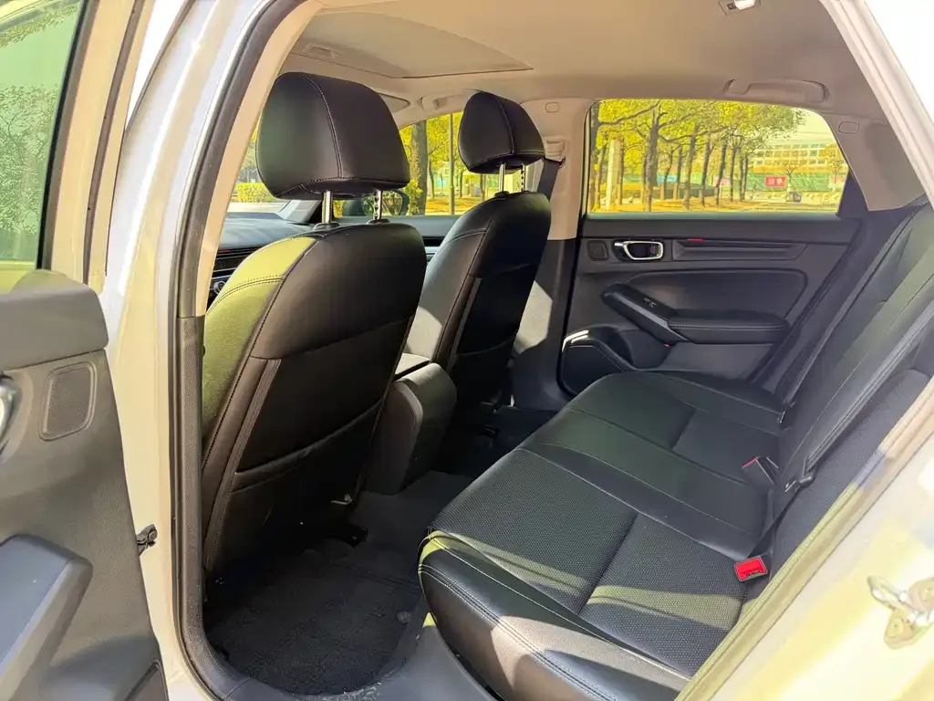 Honda Civic 2023 из CN, фото 2