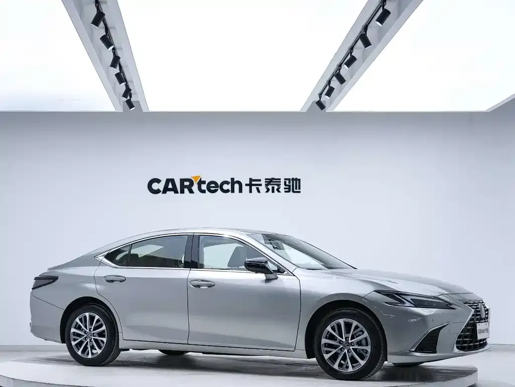 Lexus ES — фото 5