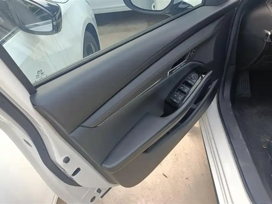 Mazda 3 Axela 2021 из CN, фото 2