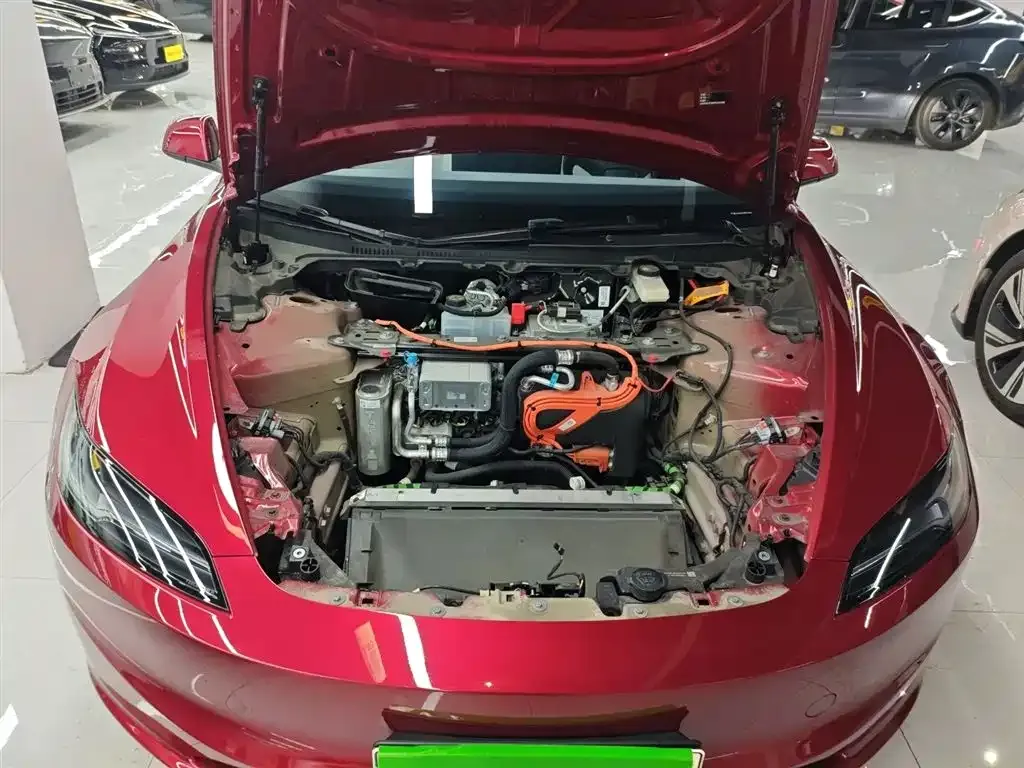 Tesla Model 3 — фото 5