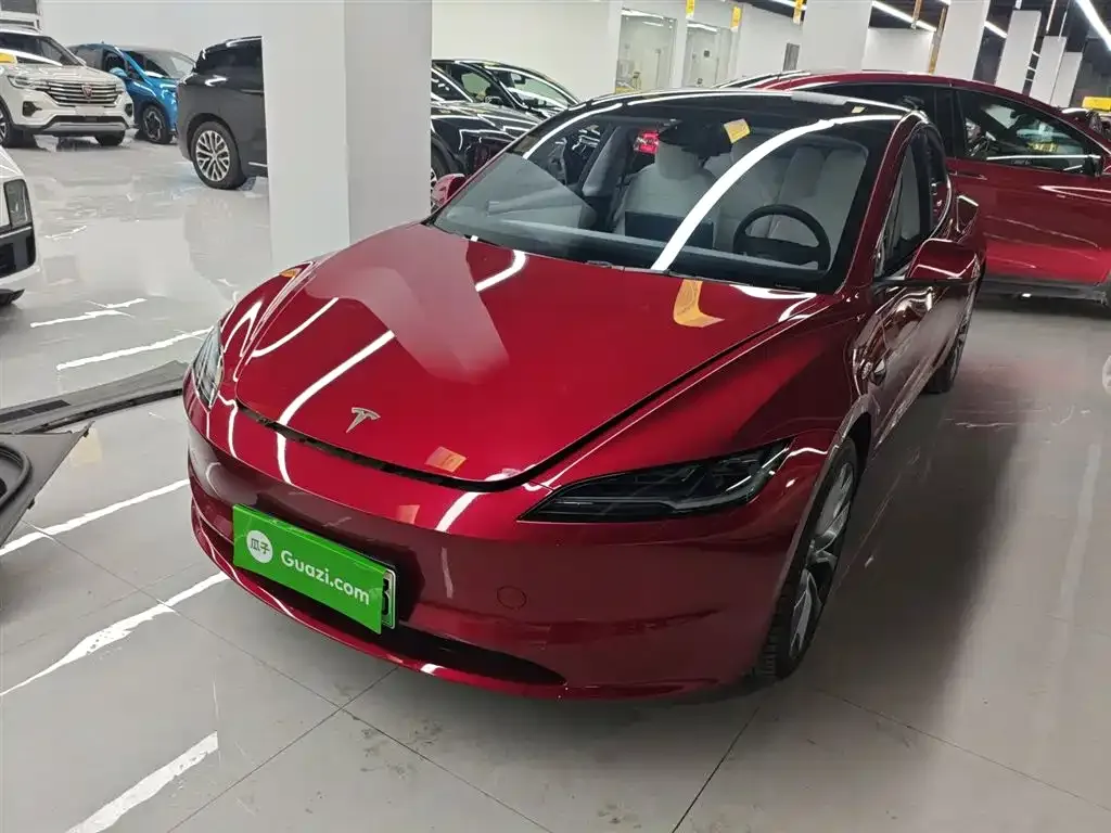 Tesla Model 3 — фото 7