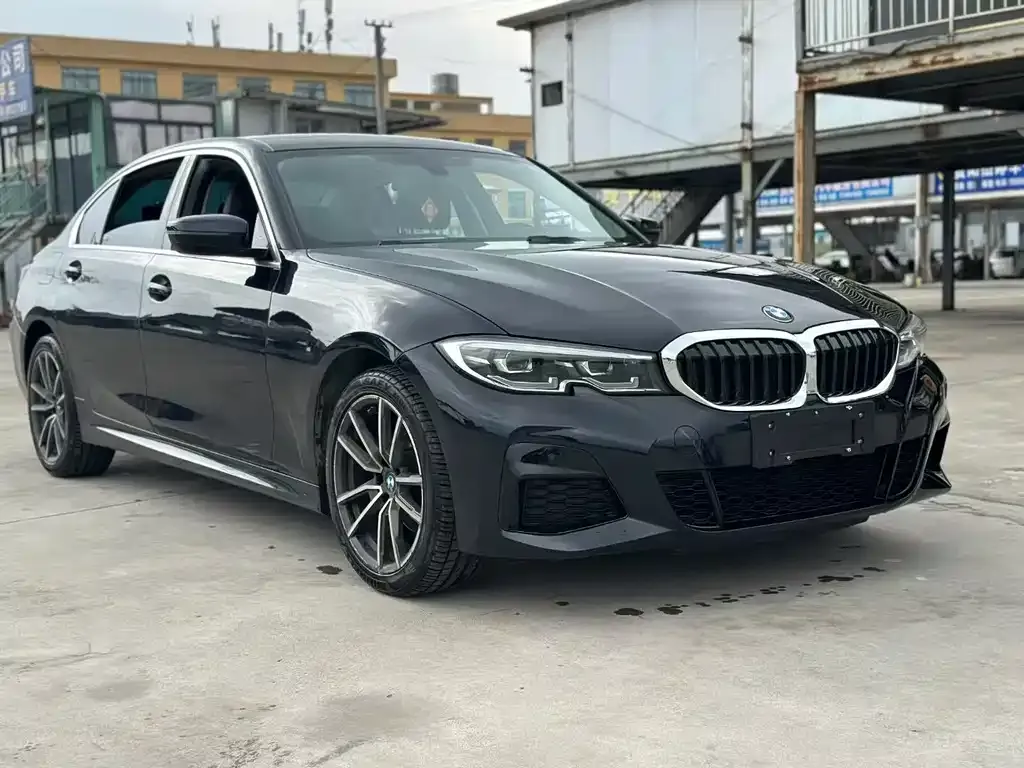 BMW 3 Series 2022 из CN, фото 2