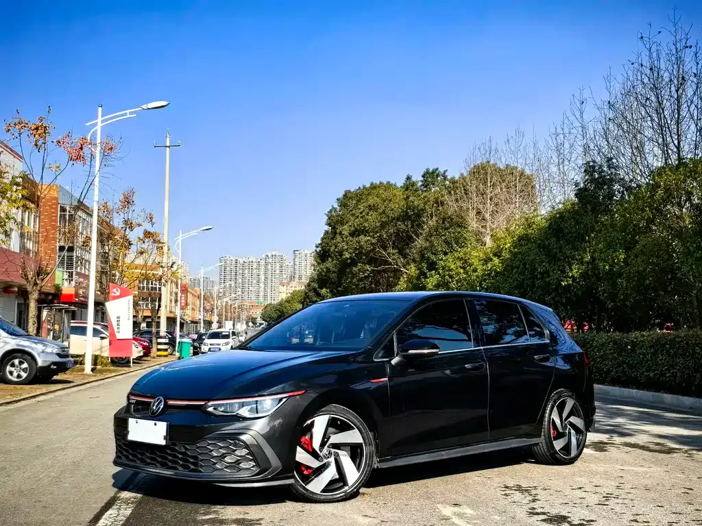 Volkswagen Golf GTI 2022 из CN, фото 1