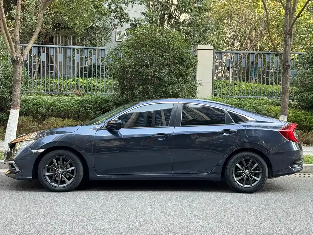 Honda Civic — фото 8