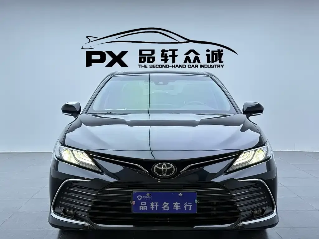 Toyota Camry — фото 4