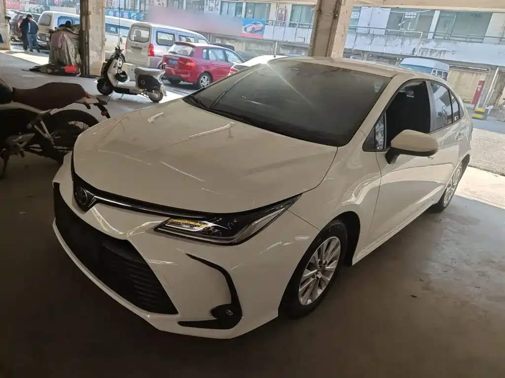 Toyota Corolla — фото 1