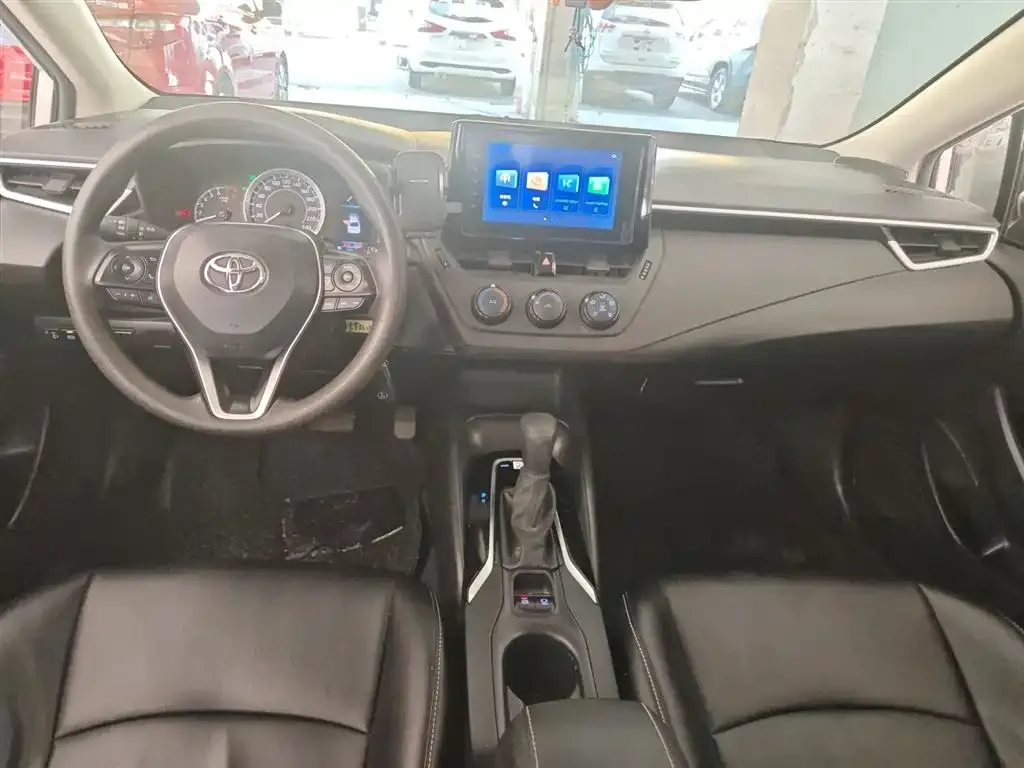 Toyota Corolla — фото 10