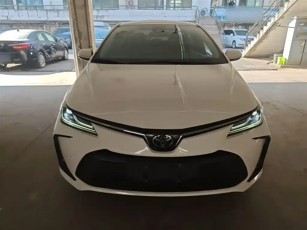 Toyota Corolla — фото 3