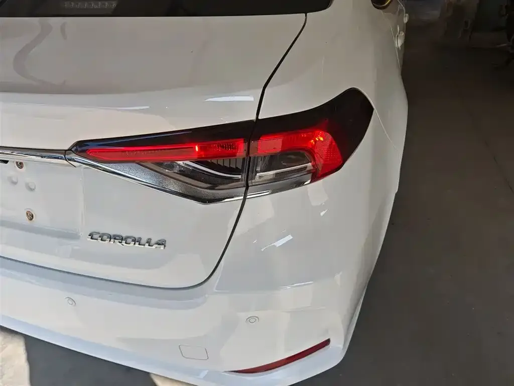Toyota Corolla — фото 8