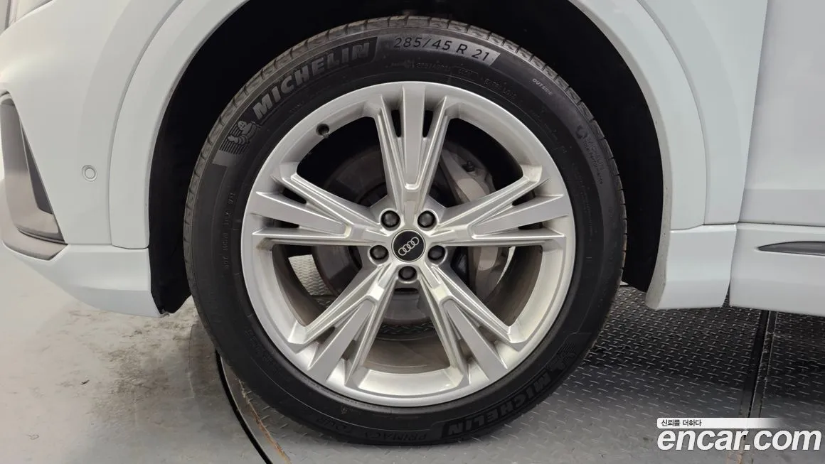 Audi Q8 2023 из KR, фото 9