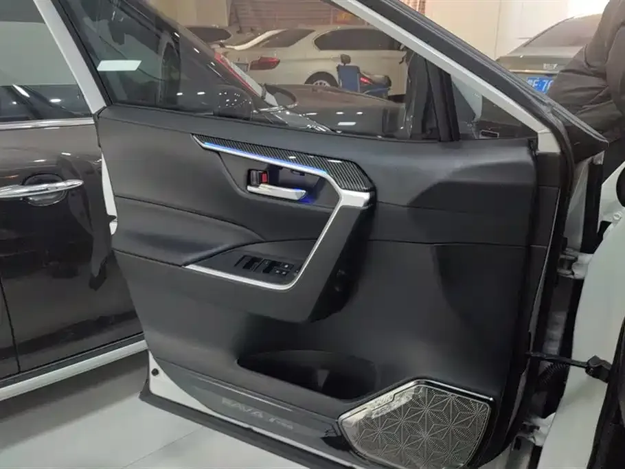 Toyota RAV4 2022 из CN, фото 3