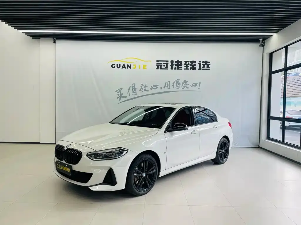 BMW 1 Series 2021 из CN, фото 1