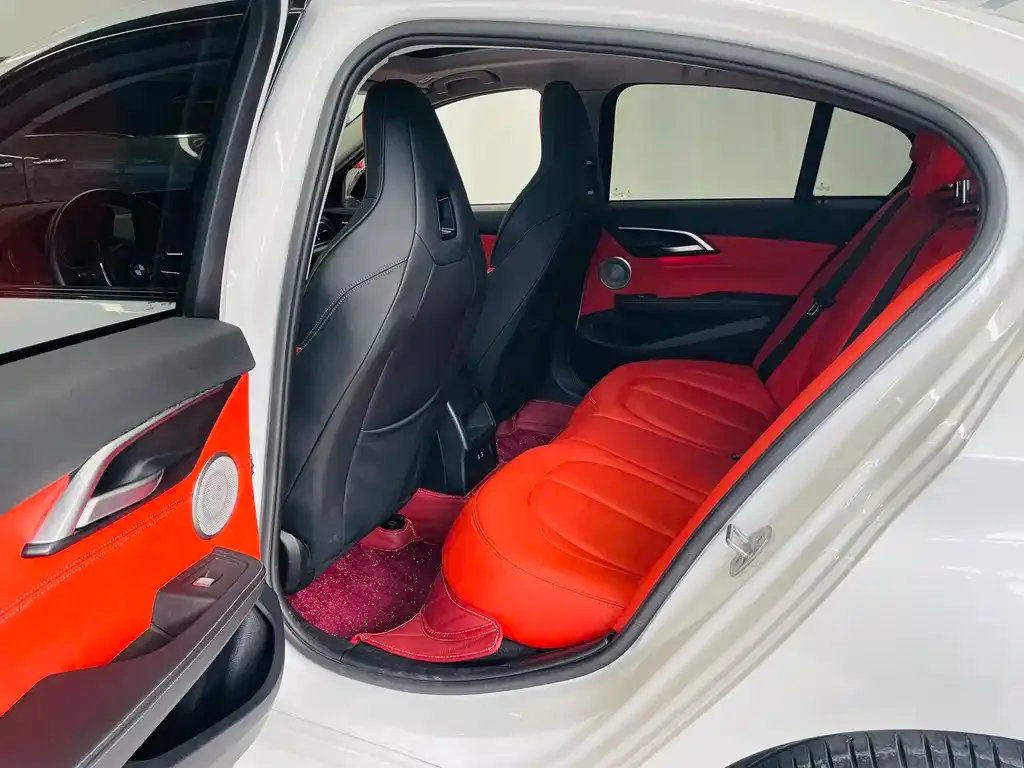 BMW 1 Series 2021 из CN, фото 9