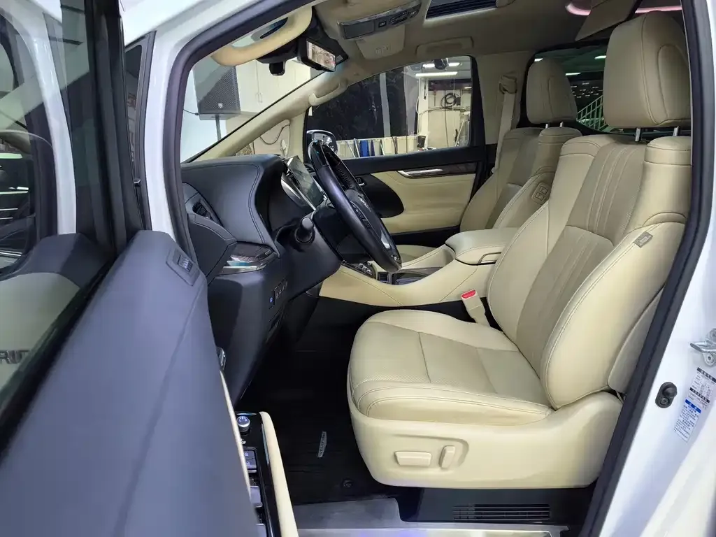 Toyota Vellfire 2021 из CN, фото 9