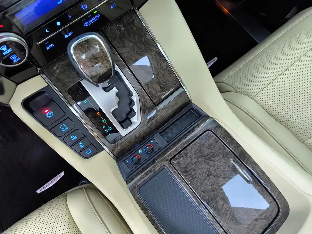 Toyota Vellfire 2021 из CN, фото 10
