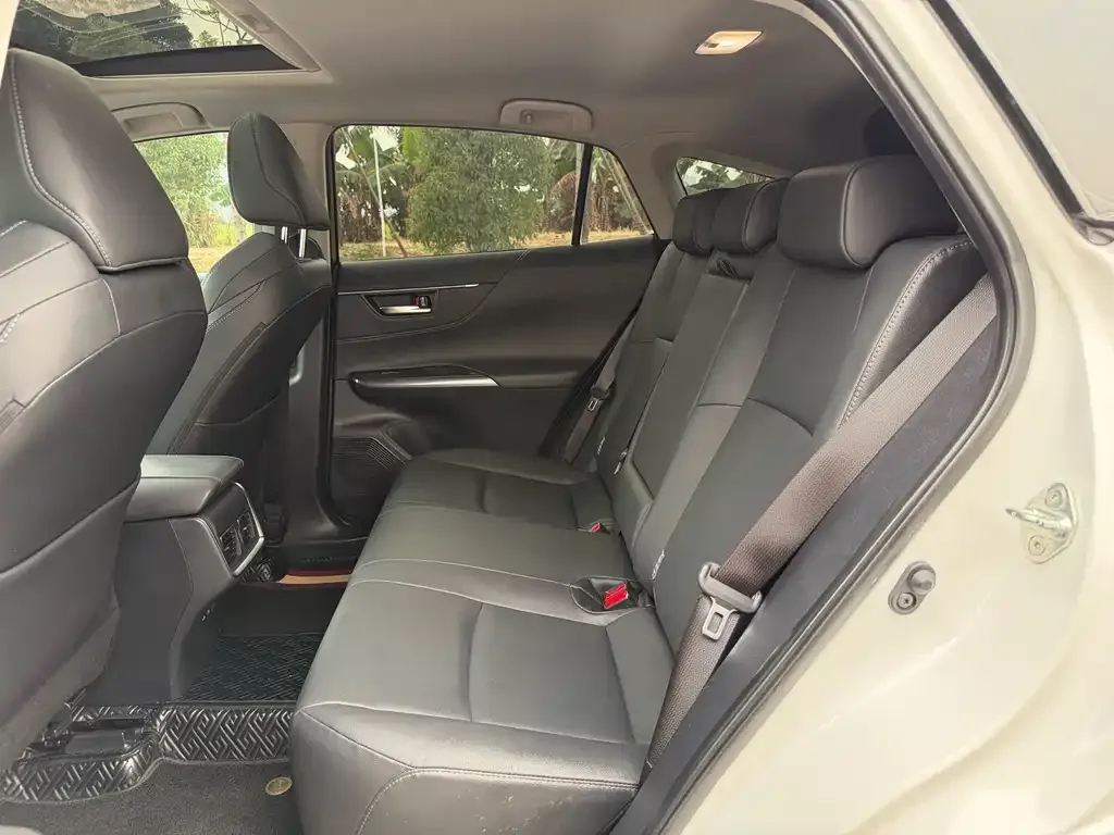 Toyota Venza 2023 из CN, фото 7