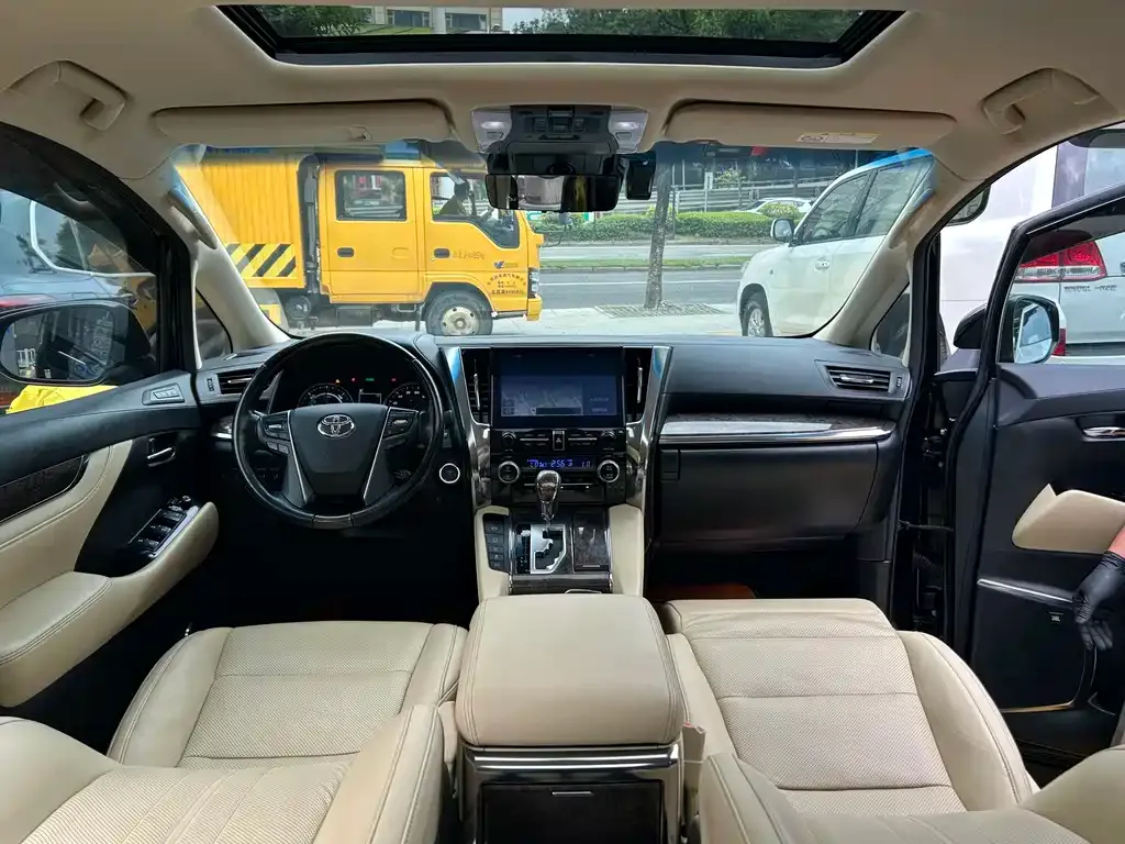 Toyota Vellfire 2021 из CN, фото 8