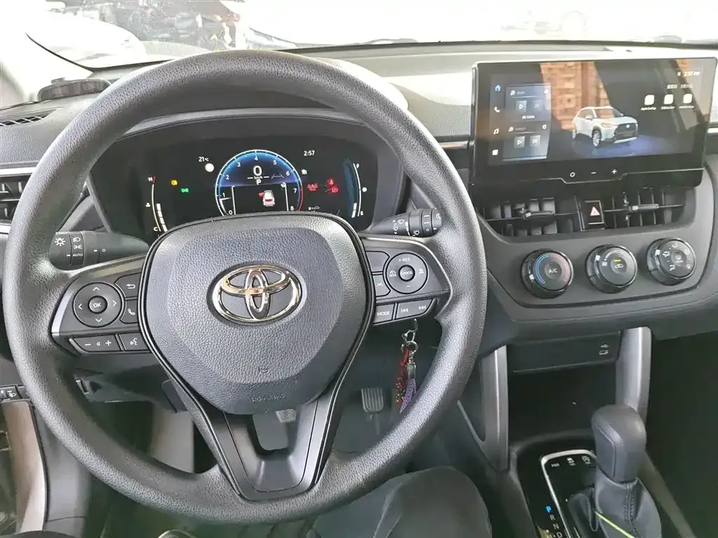 Toyota Corolla Cross 2024 из CN, фото 9