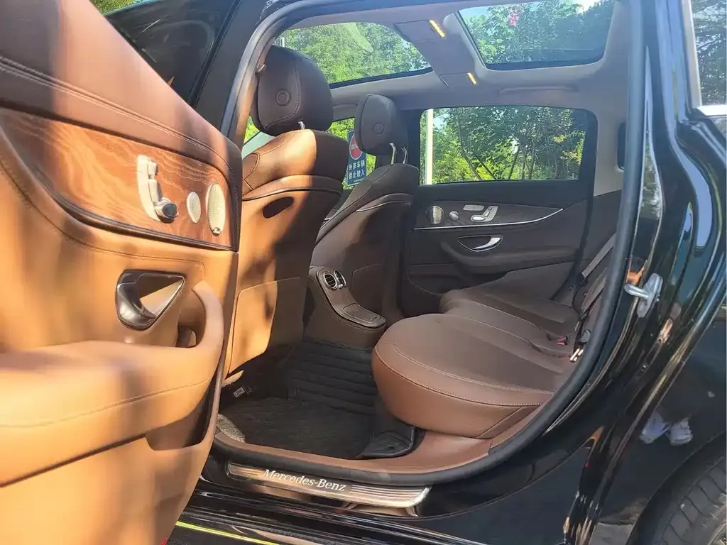 Mercedes-Benz E-Class 2023 из CN, фото 4