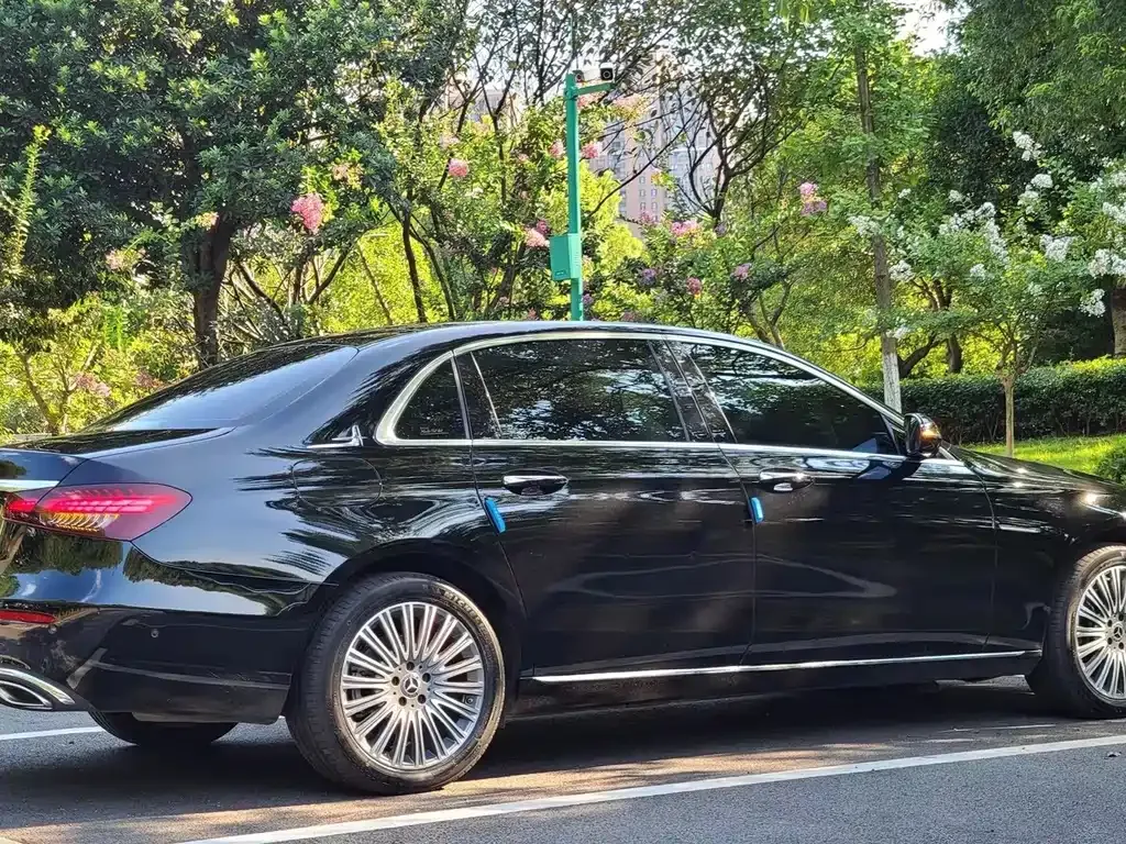 Mercedes-Benz E-Class 2023 из CN, фото 2