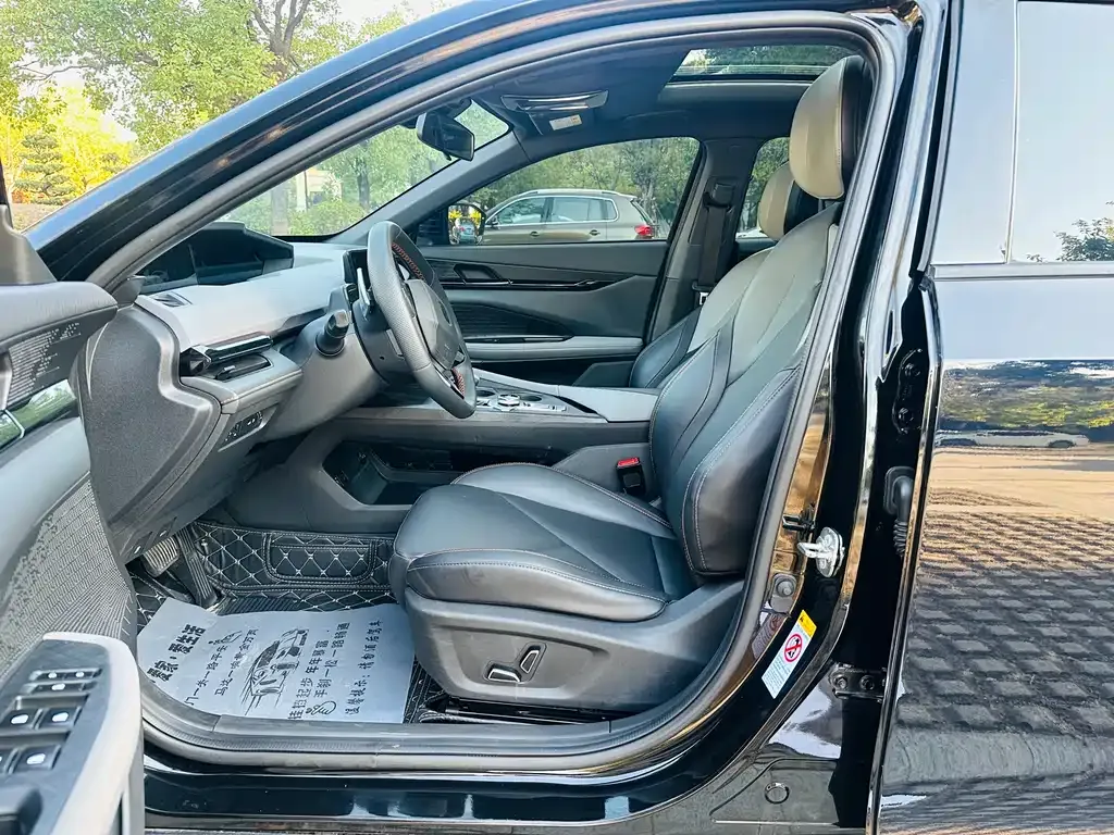 Changan UNI-V 2023 из CN, фото 2
