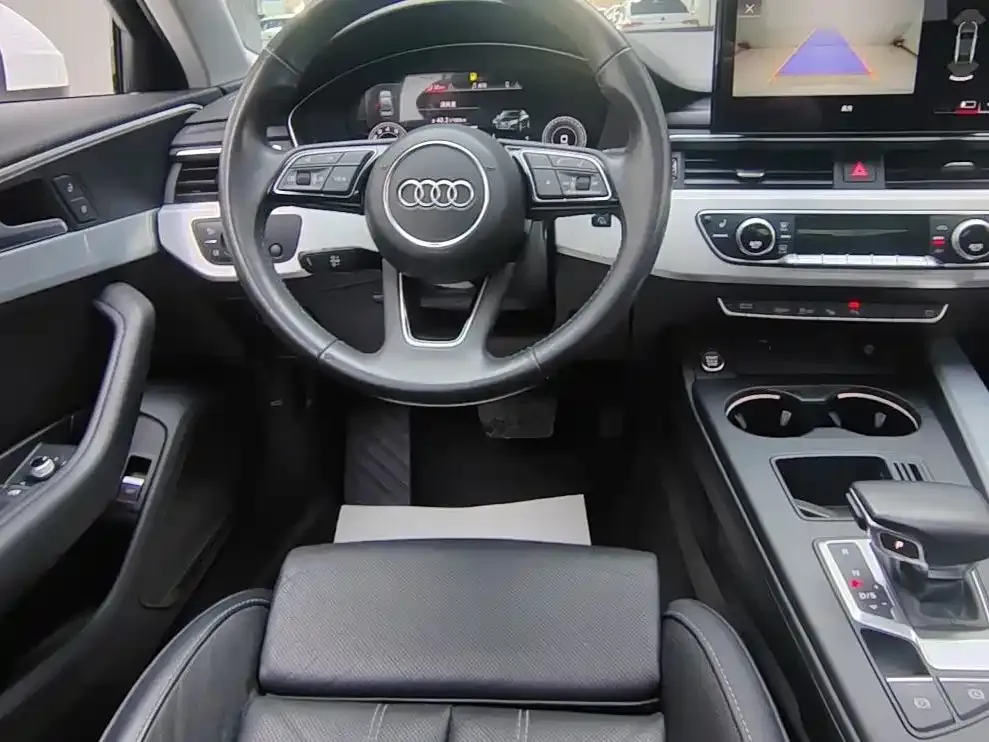 Audi A4L 2021 из CN, фото 5