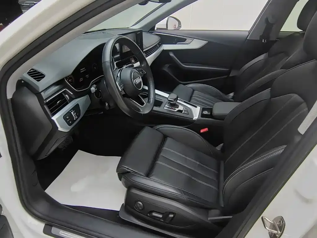 Audi A4L 2021 из CN, фото 8