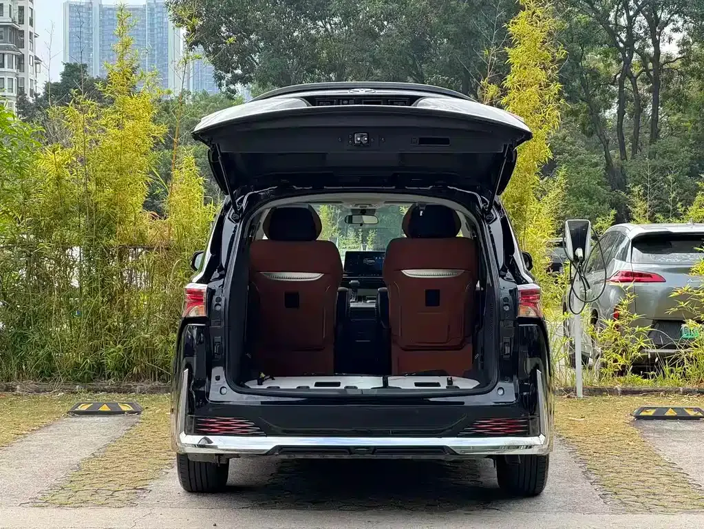 Toyota Sienna 2025 из CN, фото 10