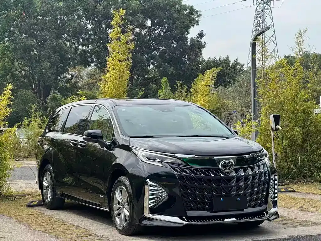 Toyota Sienna 2025 из CN, фото 3