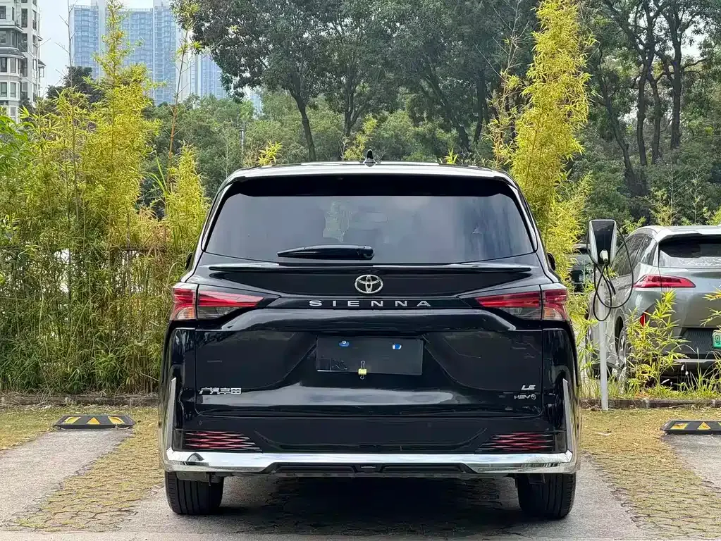 Toyota Sienna 2025 из CN, фото 9