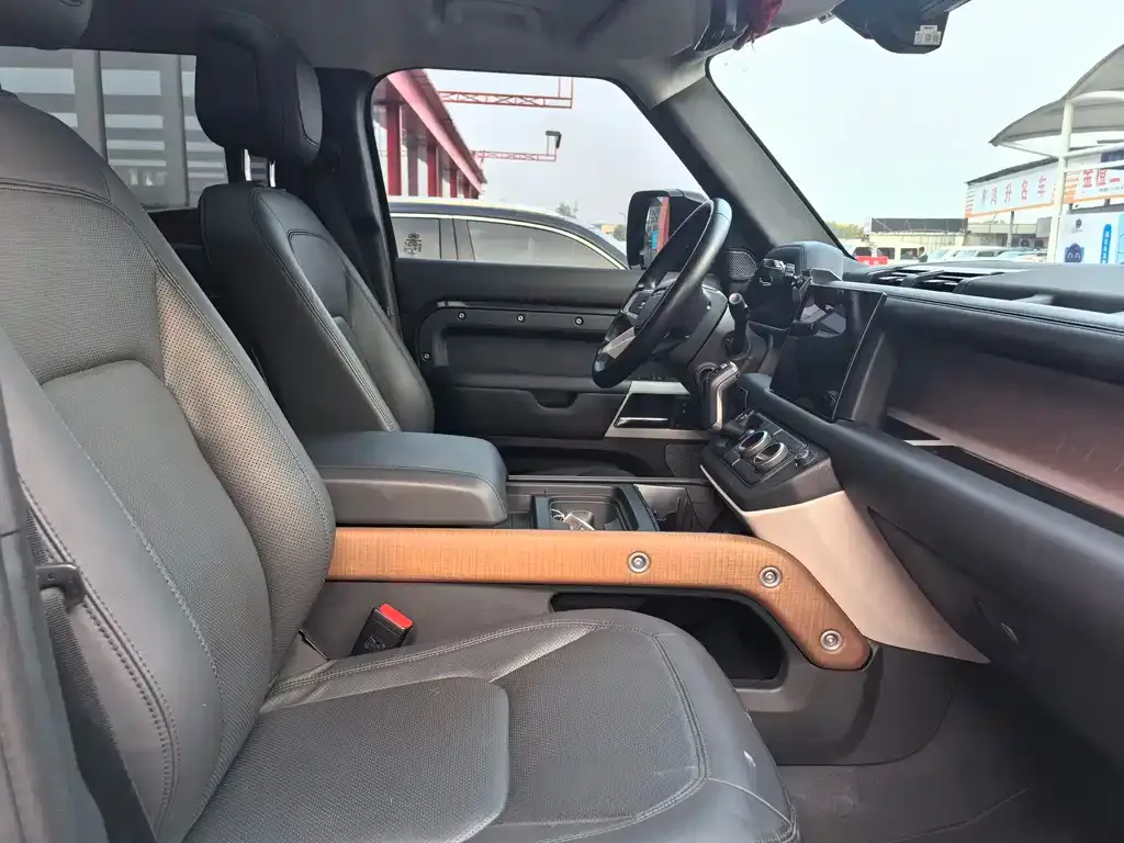 Land Rover Defender 2023 из CN, фото 2