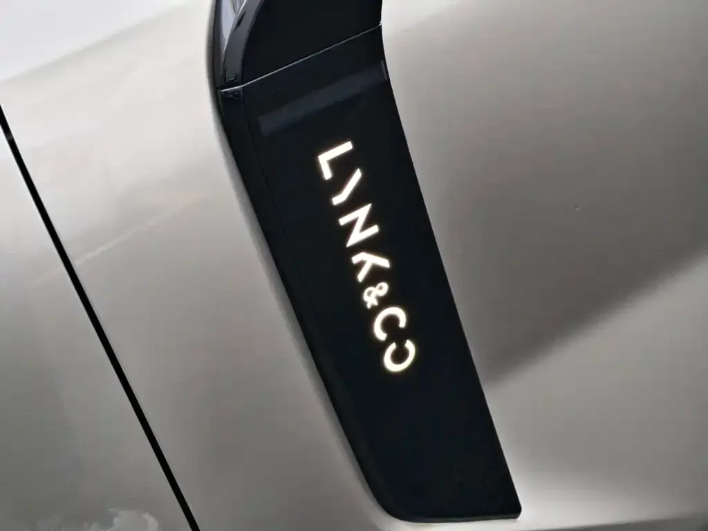 Lynk & Co 08 EM-P 2024 из CN, фото 2