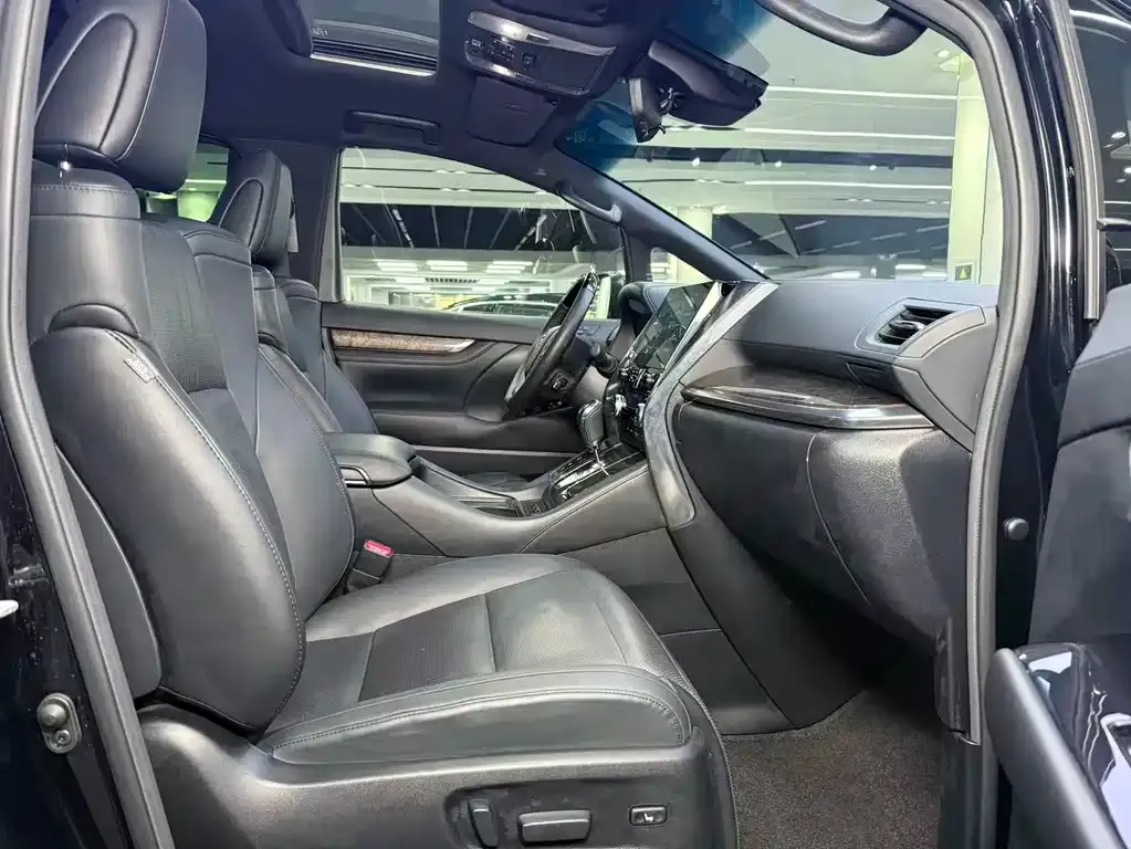Toyota Vellfire 2022 из CN, фото 10