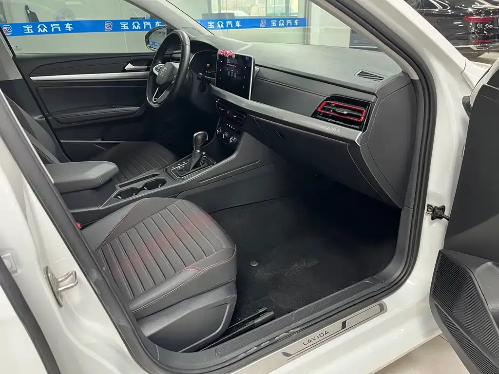 Volkswagen Lavida 2023 из CN, фото 7