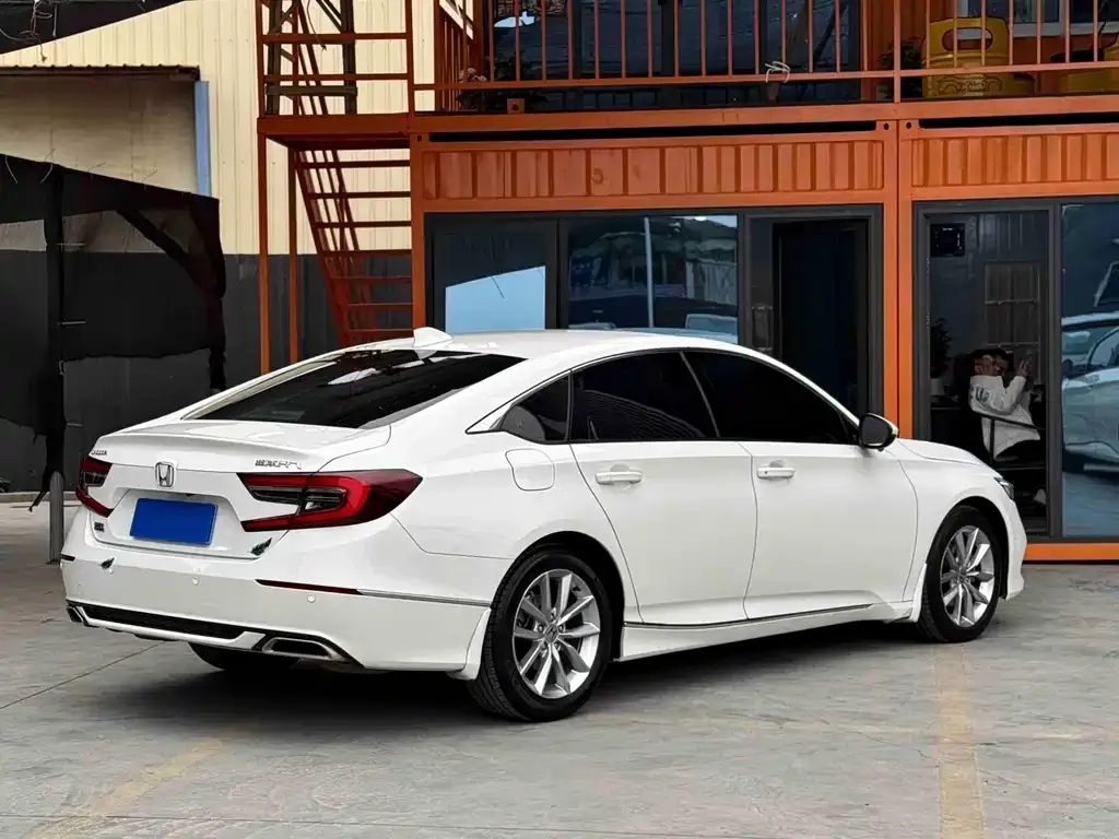 Honda Accord — фото 6