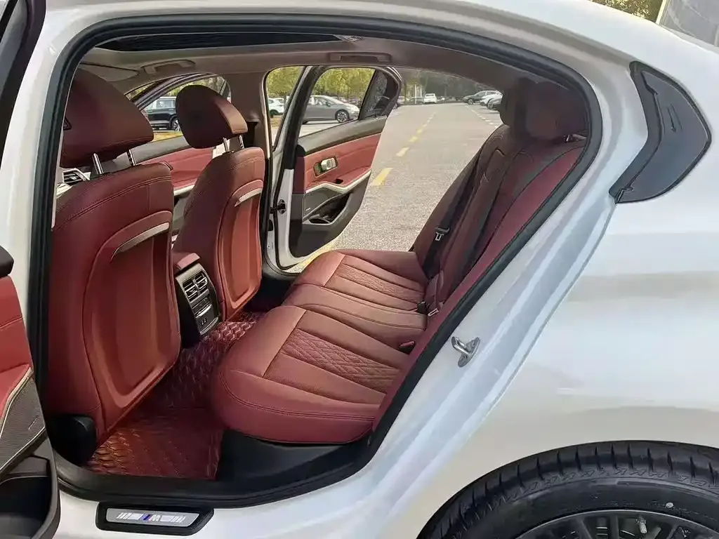 BMW 3 Series 2024 из CN, фото 6