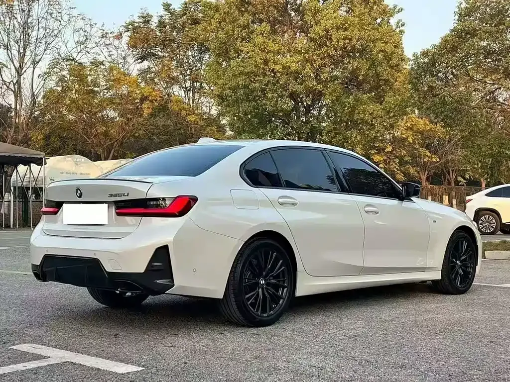 BMW 3 Series 2024 из CN, фото 9