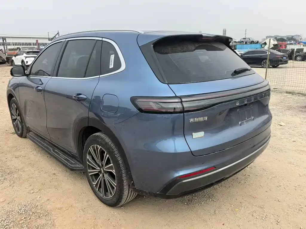 Geely 银河星舰7 — фото 8