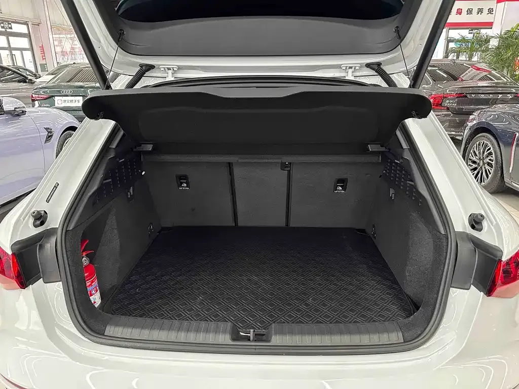 Audi A3 2024 из CN, фото 7