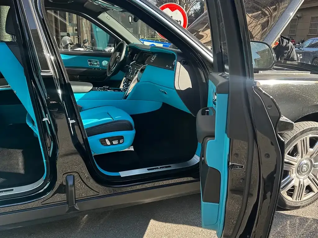 Rolls-Royce Cullinan 2023 из CN, фото 5