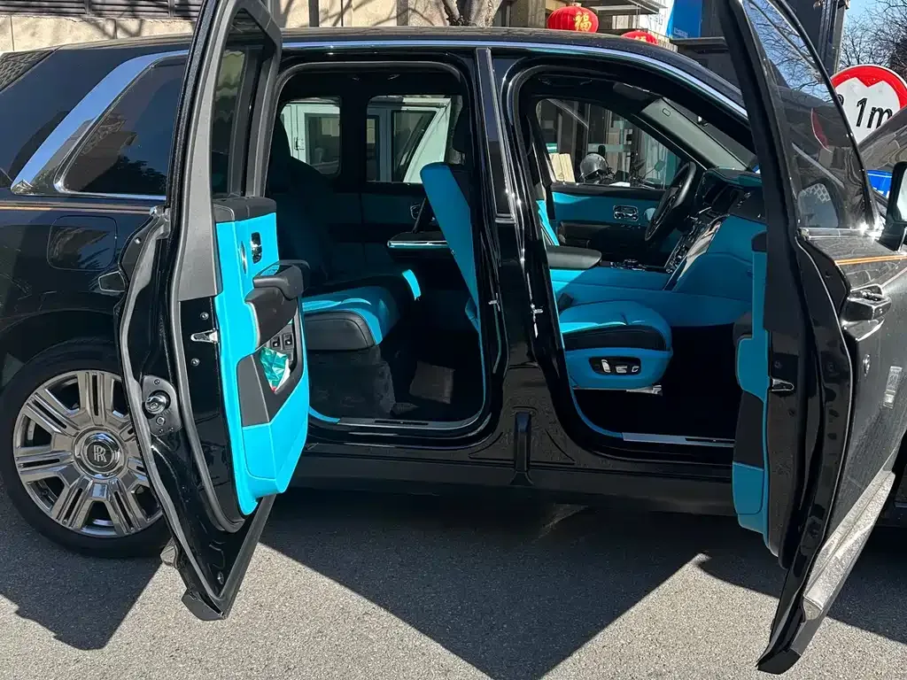 Rolls-Royce Cullinan 2023 из CN, фото 8