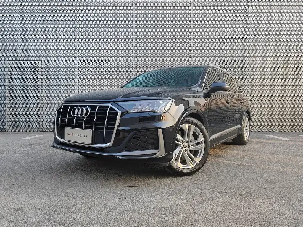 Audi Q7 — фото 1