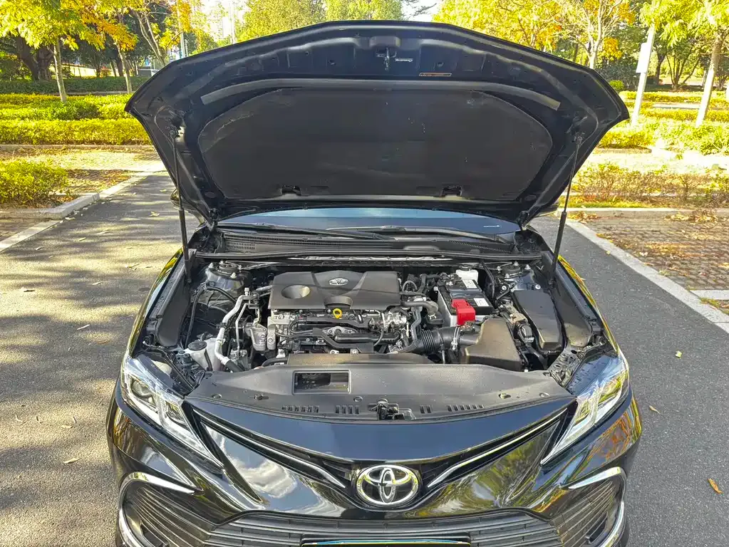 Toyota Camry — фото 7