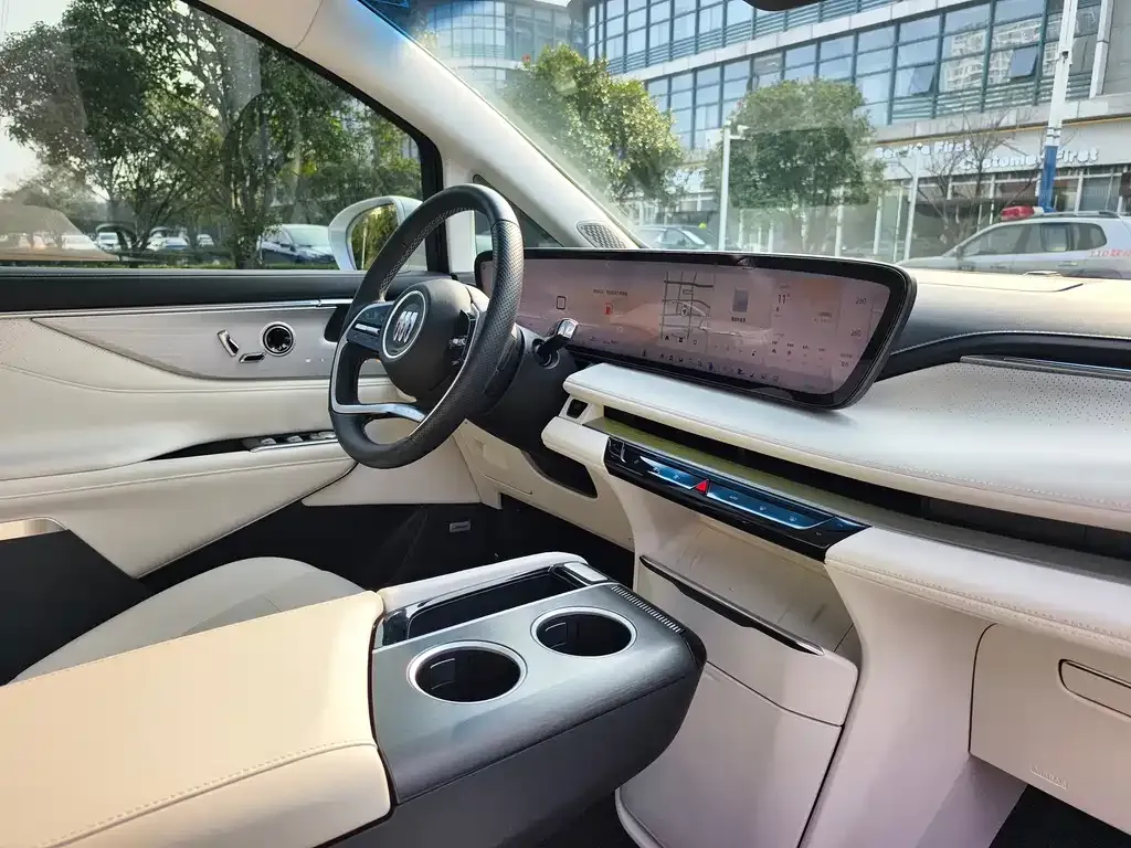 Buick GL8 Hybrid — фото 2