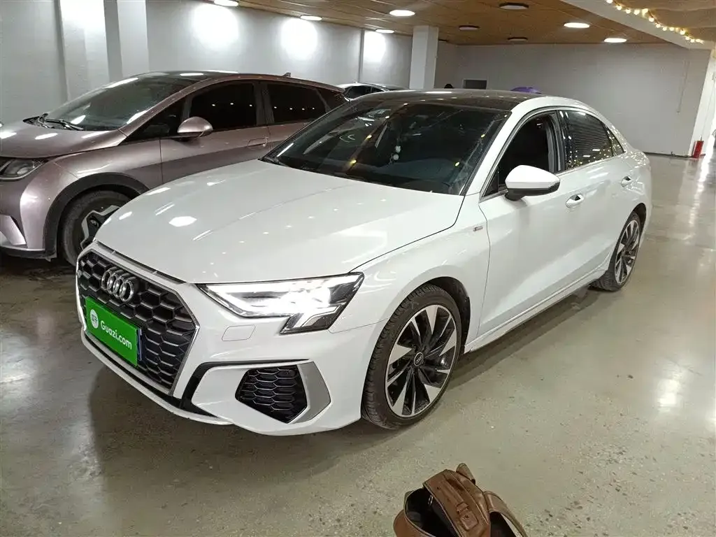 Audi A3 2023 из CN, фото 2