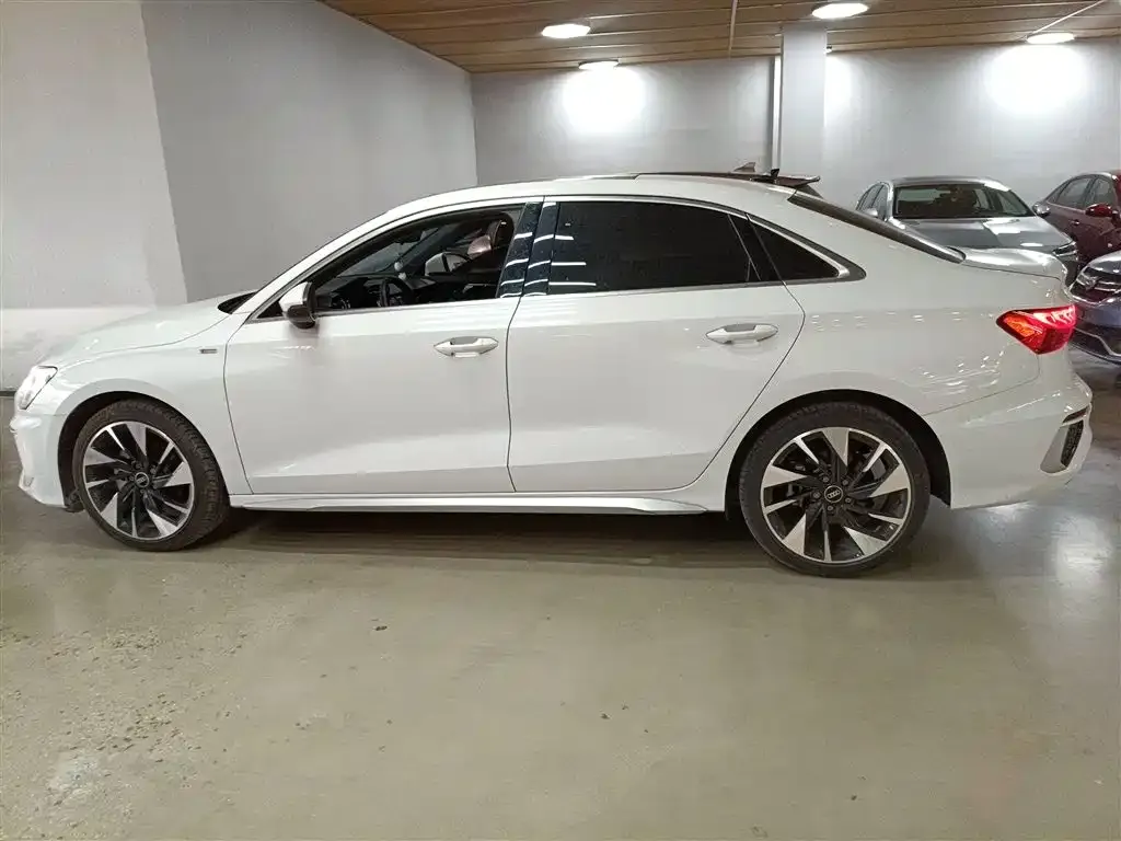 Audi A3 2023 из CN, фото 5
