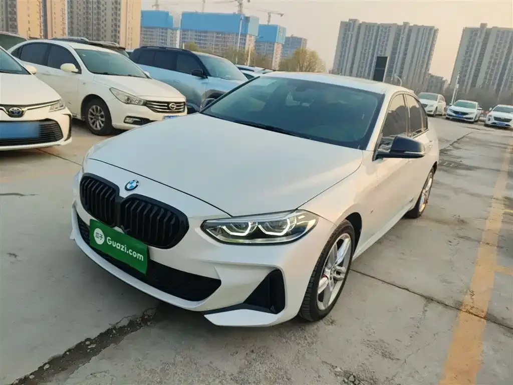 BMW 1 Series 2023 из CN, фото 2